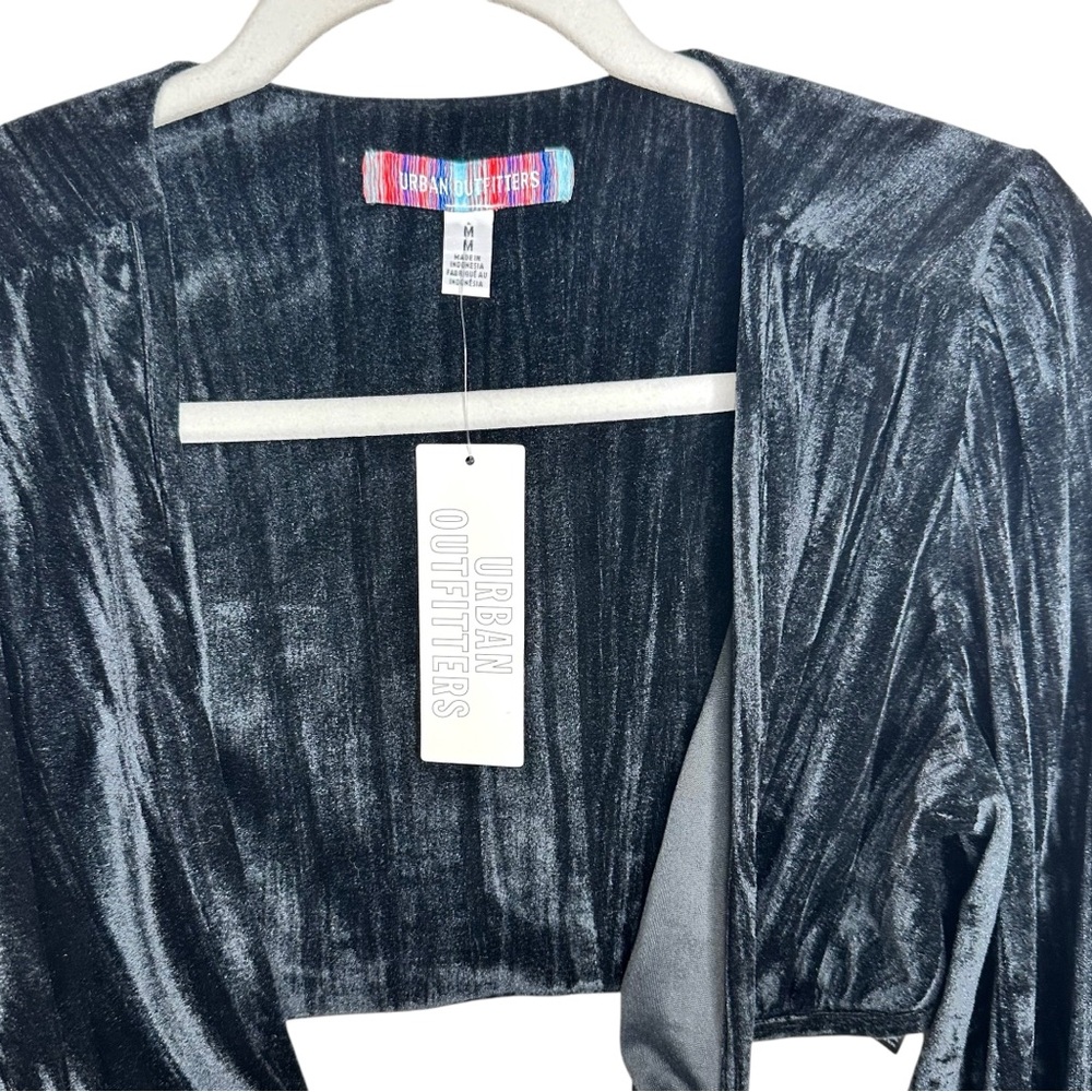NWT Urban Outfitters Florentina Velvet Wrap Top Medium Black - Picture 8 of 13